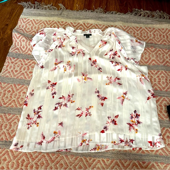 NWOT - never worn - perfect condition - Picture 1 of 2